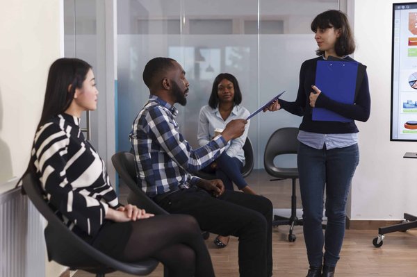 Consulter les offres d'emploi tertiaire : postulez au bon moment